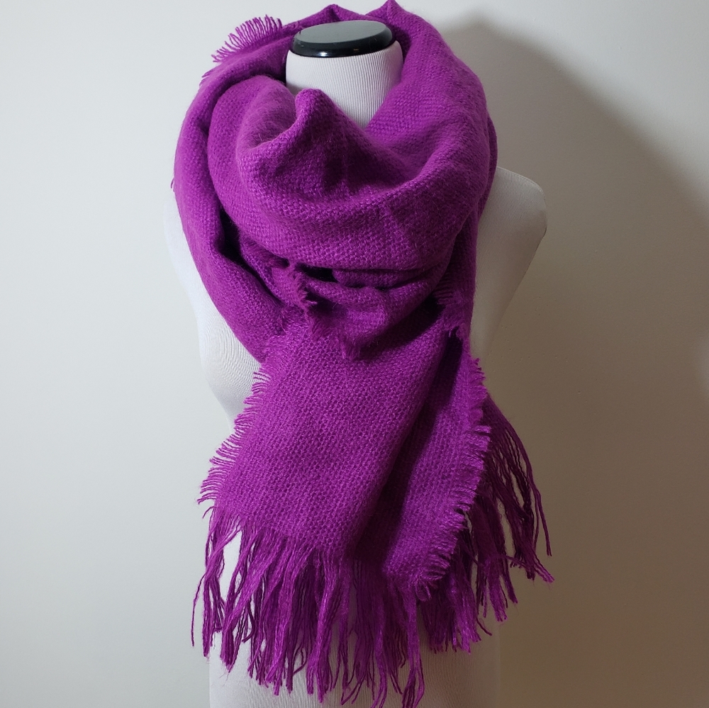 The Limited Blanket Scarf/Shawl